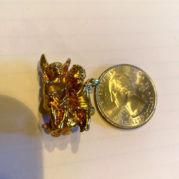 Vintage Cherub Clip on Earrings Gold Tone with Crystal - Picture 6 of 6